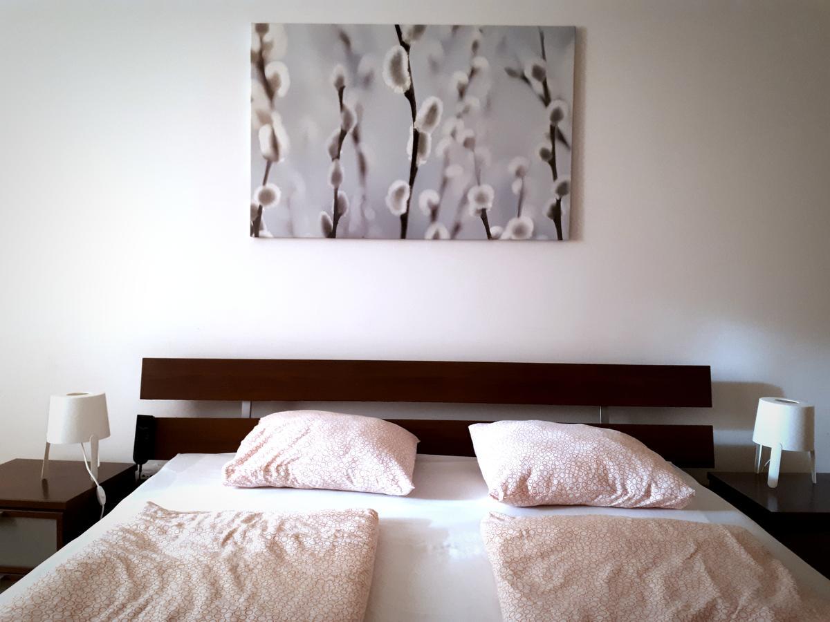Gozsdu Suite Apartment Budapest Esterno foto